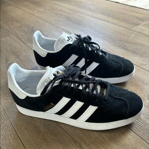 Black Adidas Gazelles